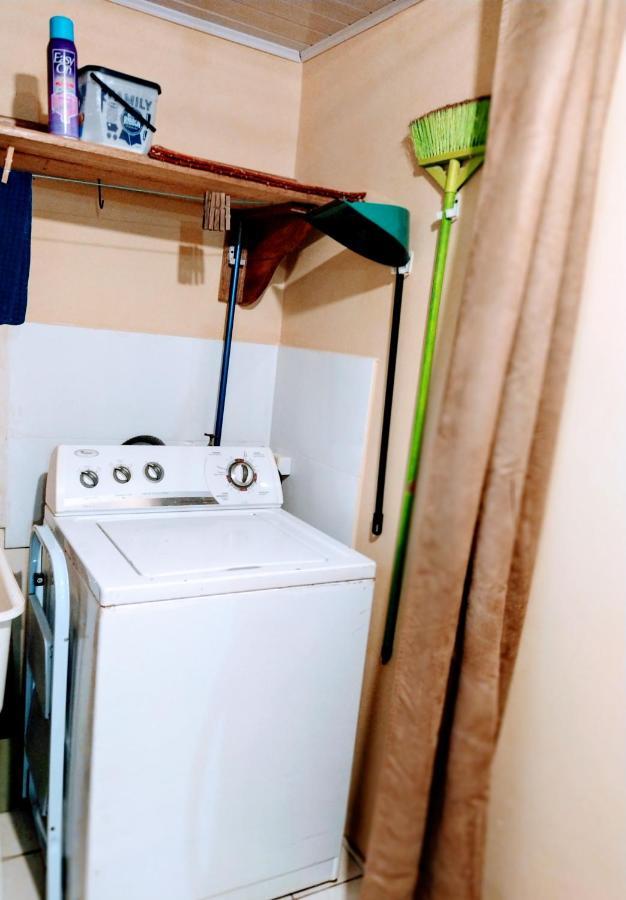Gables Vacation Rentals With Private Gated Parking Onsite Knockpatrick Екстер'єр фото