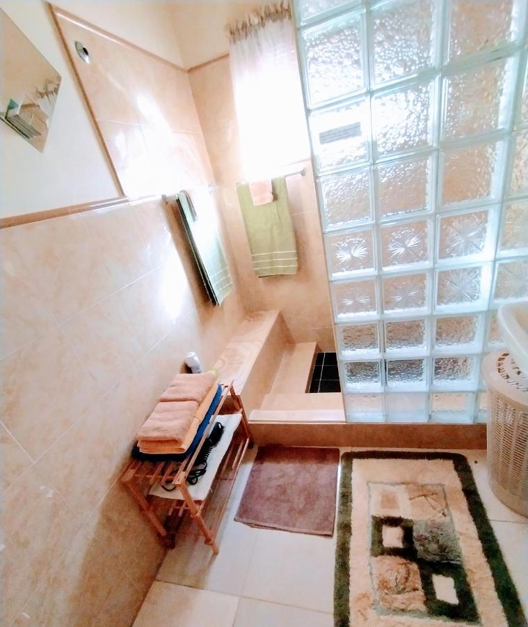 Gables Vacation Rentals With Private Gated Parking Onsite Knockpatrick Екстер'єр фото