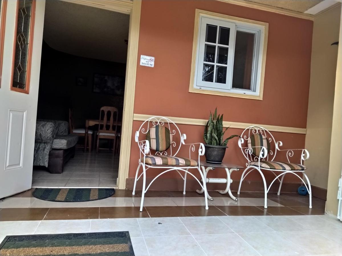 Gables Vacation Rentals With Private Gated Parking Onsite Knockpatrick Екстер'єр фото