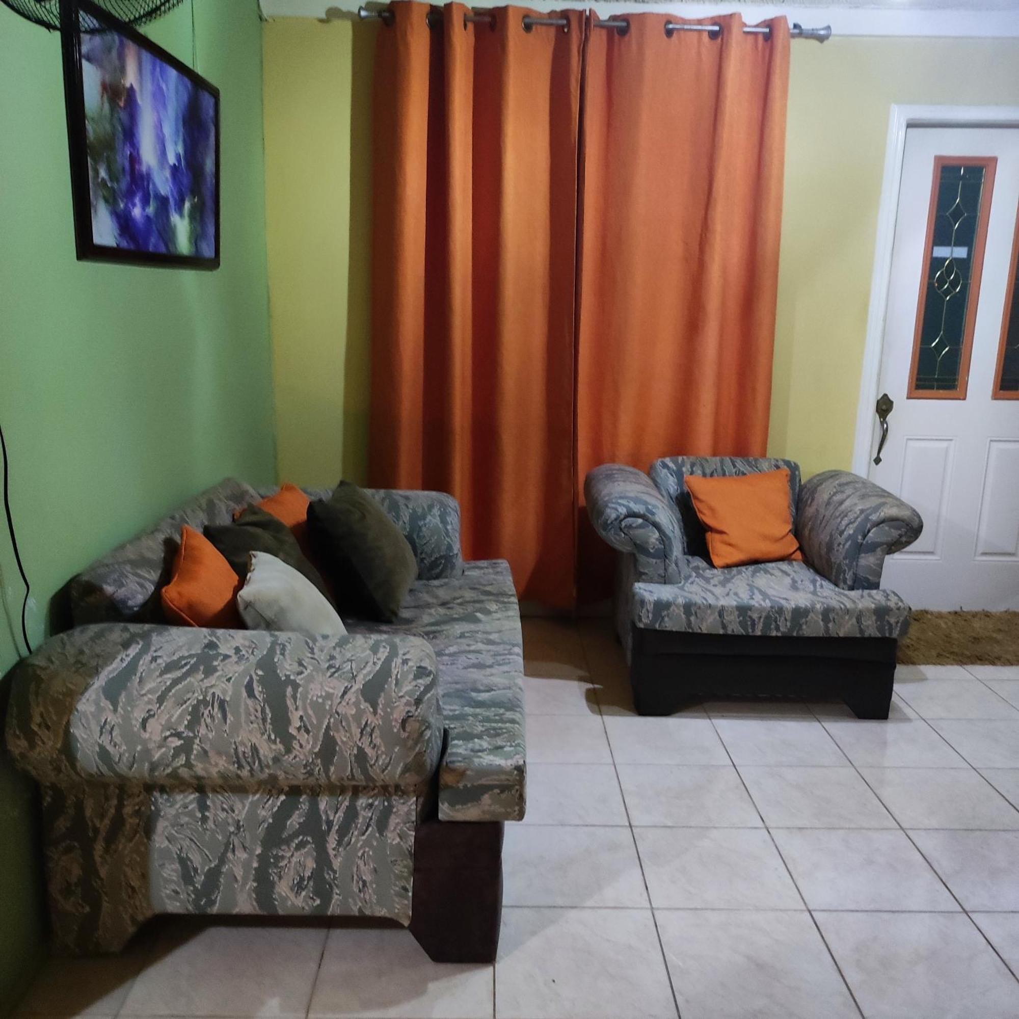 Gables Vacation Rentals With Private Gated Parking Onsite Knockpatrick Екстер'єр фото