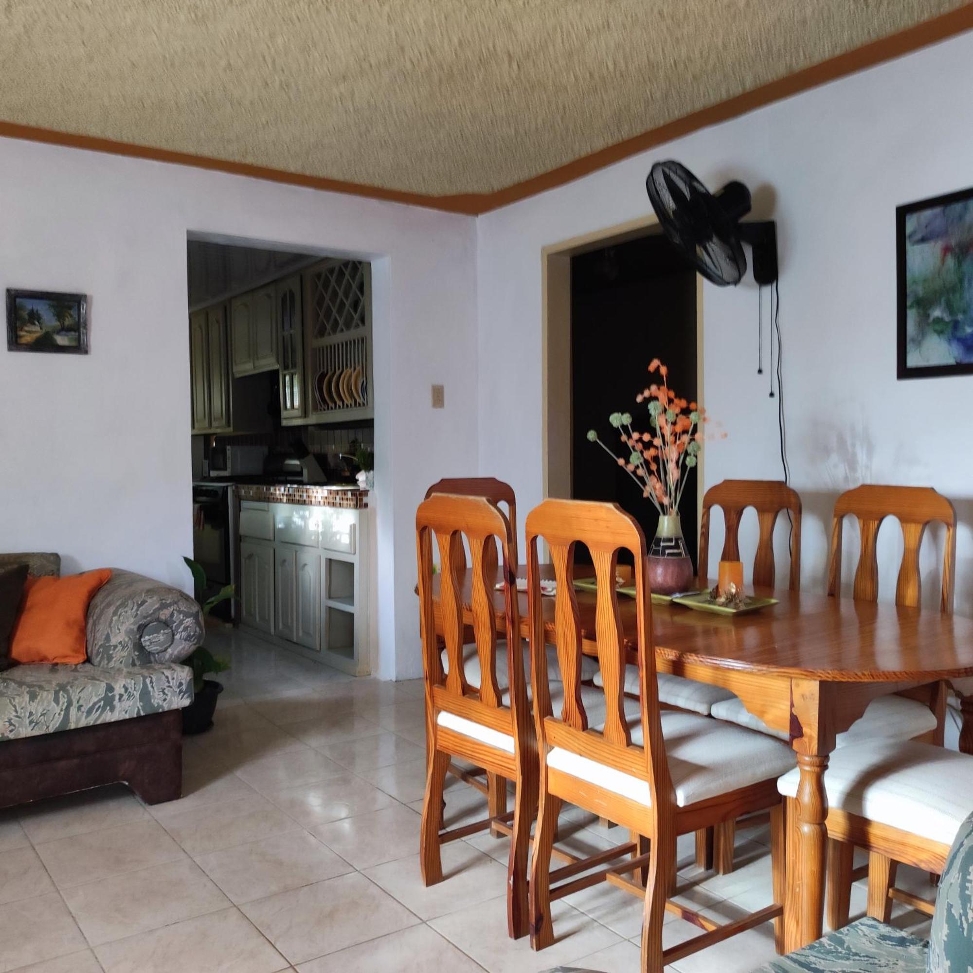 Gables Vacation Rentals With Private Gated Parking Onsite Knockpatrick Екстер'єр фото