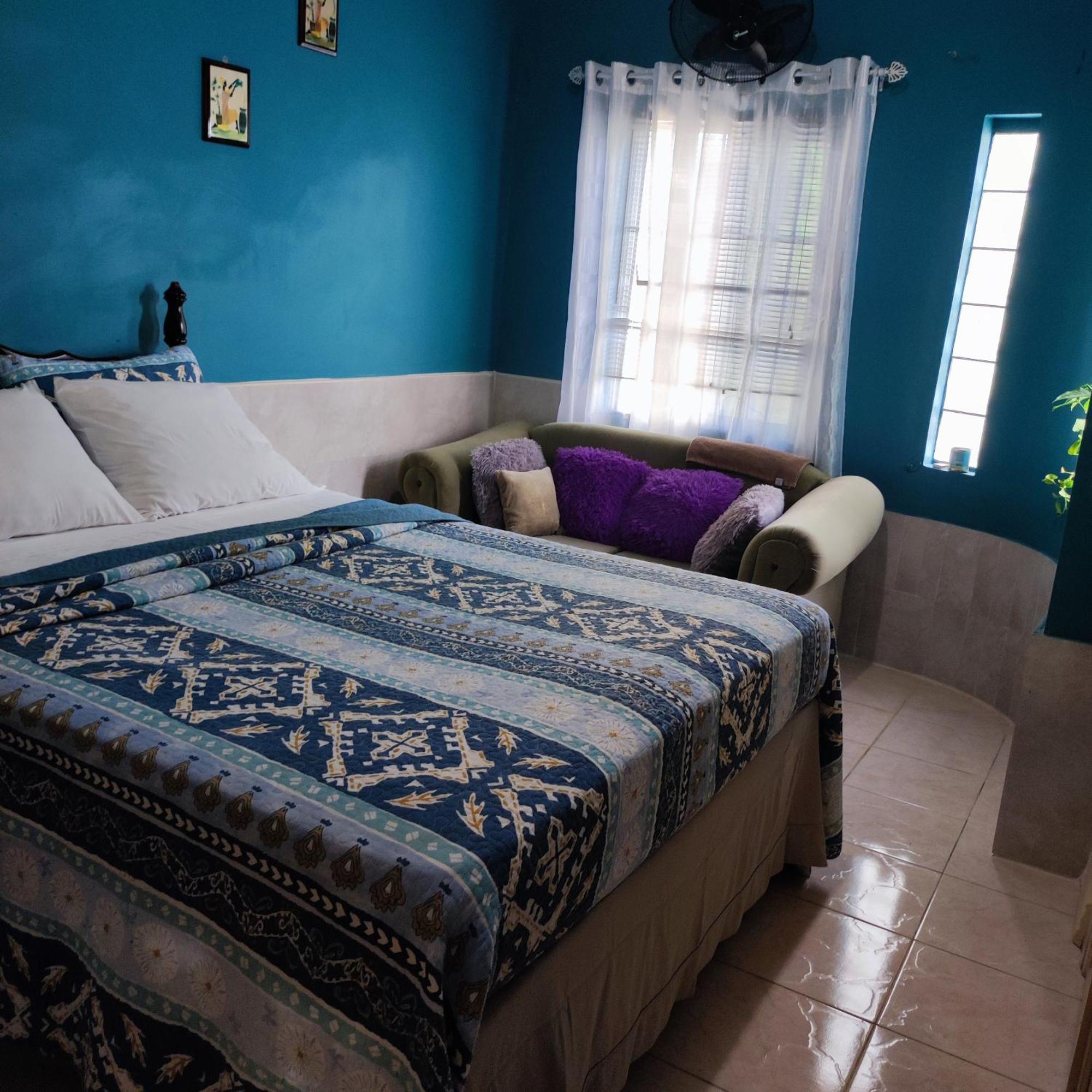 Gables Vacation Rentals With Private Gated Parking Onsite Knockpatrick Екстер'єр фото